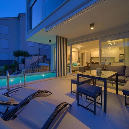 Villa Solis Lacus Modern Apartment - Private Heated Pool - Smart Tv Sky X - Free Parking Нивице Экстерьер фото