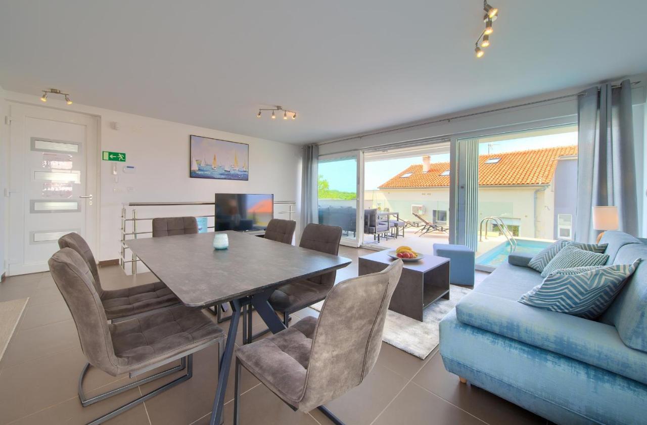 Villa Solis Lacus Modern Apartment - Private Heated Pool - Smart Tv Sky X - Free Parking Нивице Экстерьер фото
