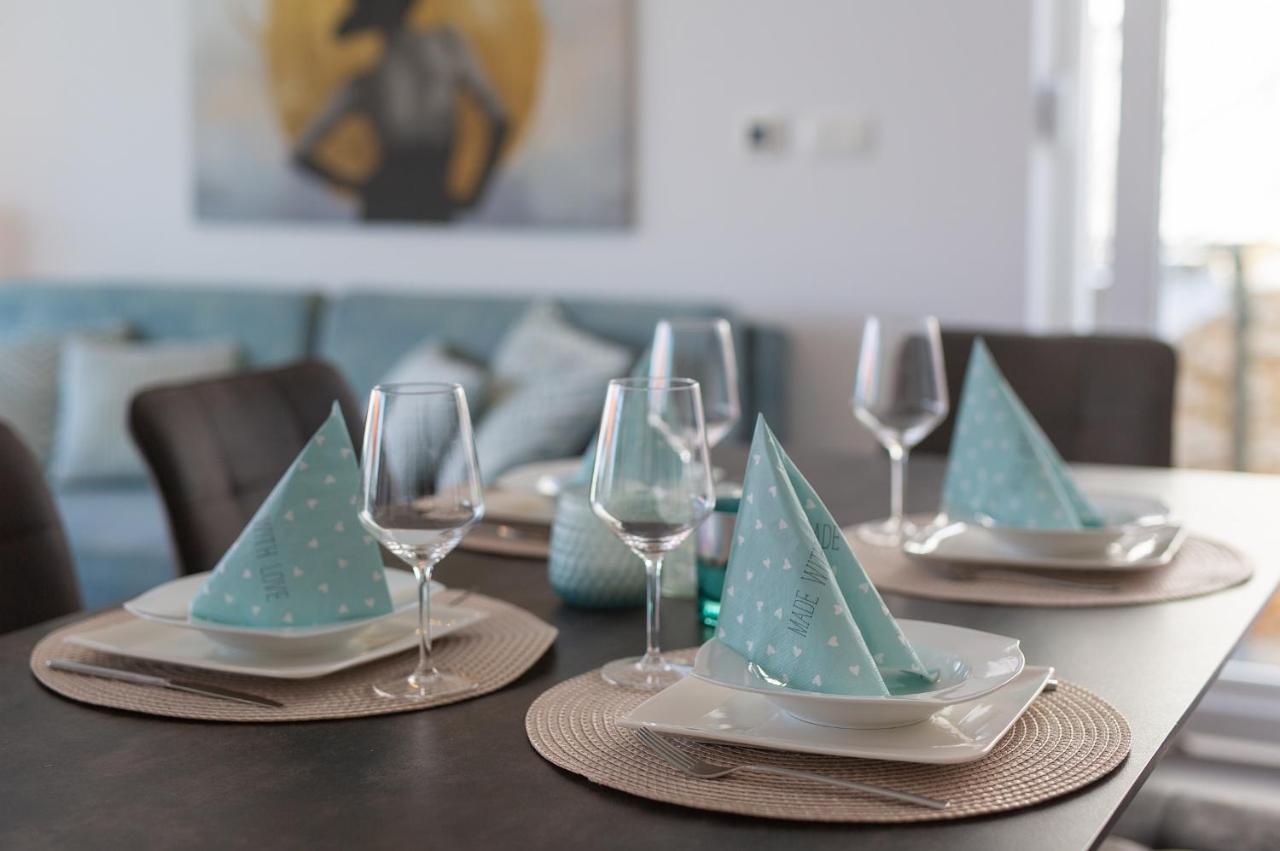 Villa Solis Lacus Modern Apartment - Private Heated Pool - Smart Tv Sky X - Free Parking Нивице Экстерьер фото